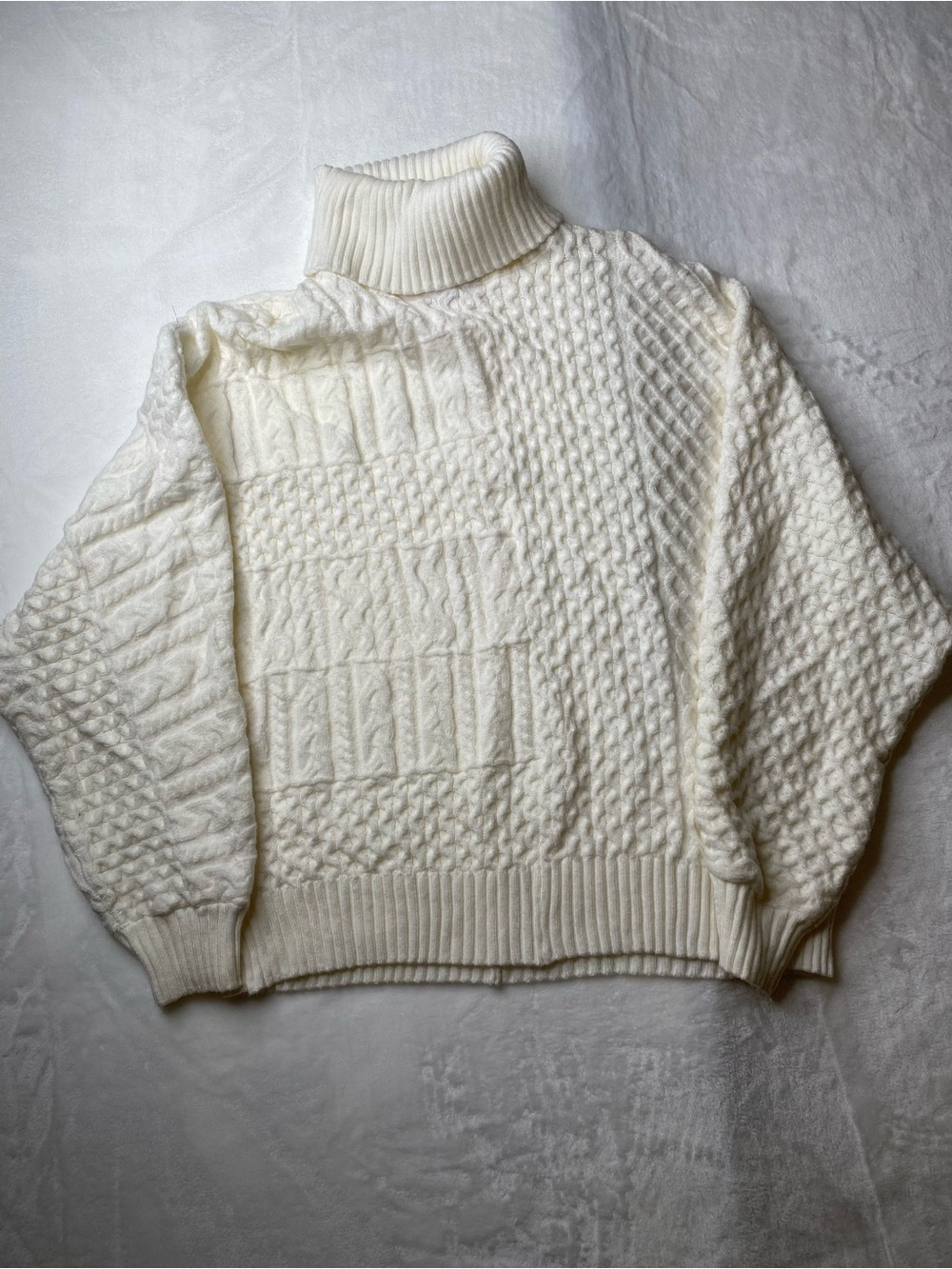 Thuth Women’s Classic Cream Cable-Knit Turtleneck Sweater Size L